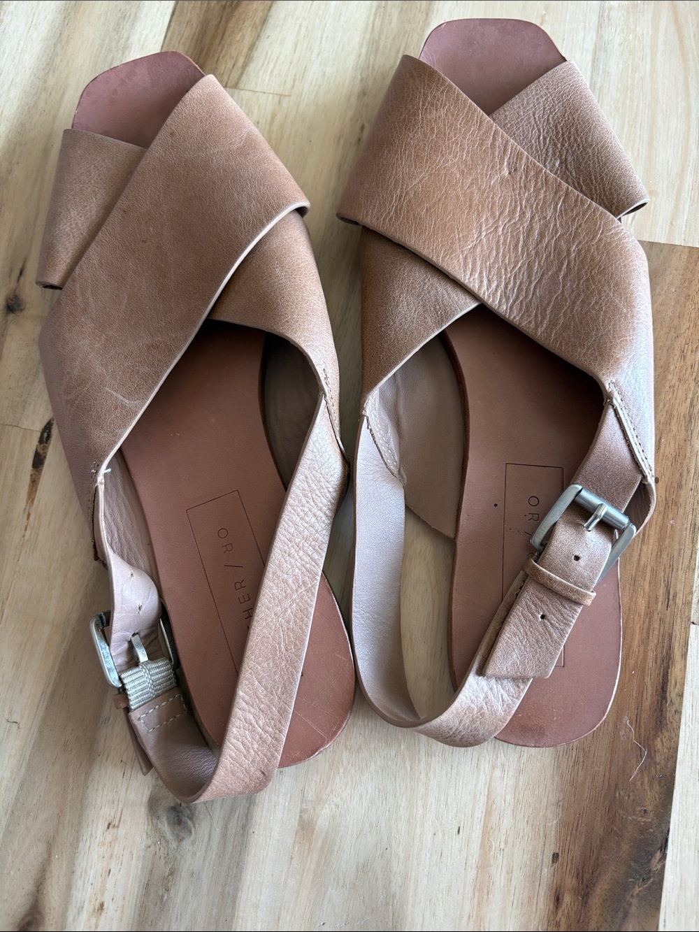 Women's Cross-Strap Slingback Sandals in Light Brown Leather